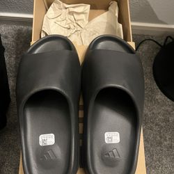 Adidas Yeezy slide onyx size 9 100% AUTHENTIC BRAND NEW (Goat and StockX verified)