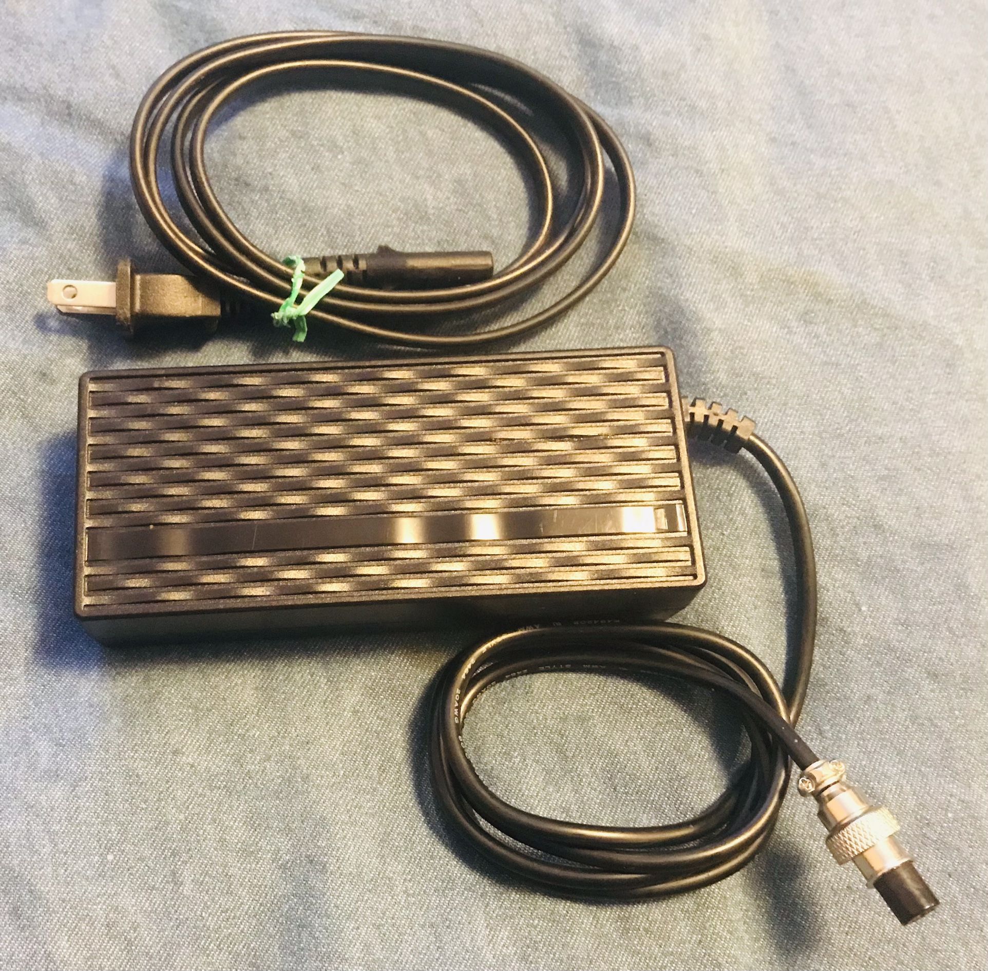 Smart Balance Hoverboard 42 Volt Electric scooter battery charger 3-prong Look