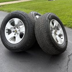 Chevy Silverado wheels and tires 95% 275/65R18