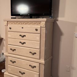 Chest And  Mirror (Only)