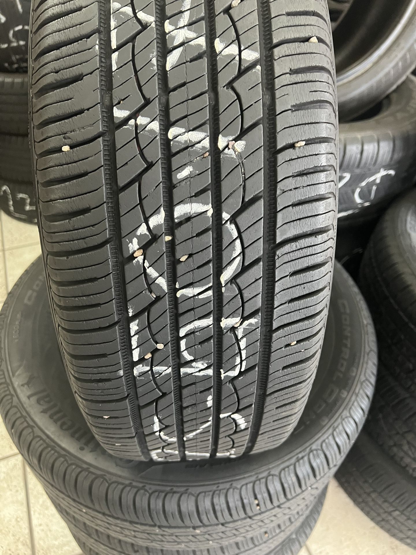 Like New 225/60/17 CONTINENTAL $300