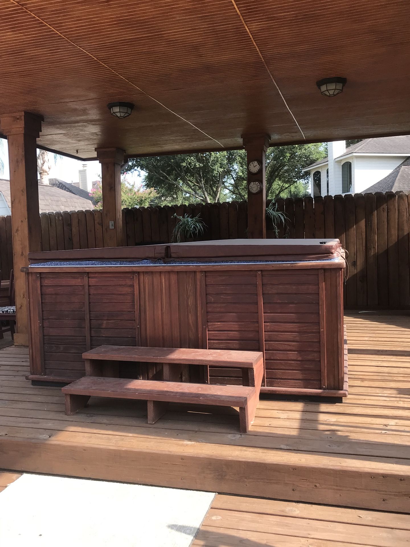 Morgan 6 person hot tub Spa purchased from Ahh Spas in Clear Lake 4yrs ago. (cash and carry - Deer Park)