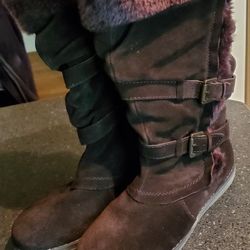 Womans Fur Lined Bear Traps 