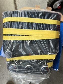 Factory Head Unit - Ram Truck - 5th Gen