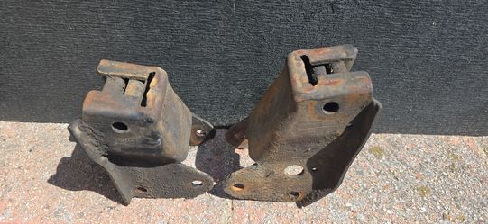 $50  66-67 Chevy II V8 Motor Mounts
