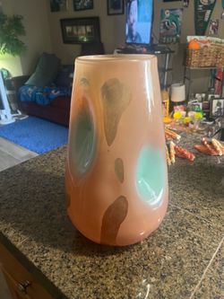 Great moving deal perf condition beautiful vase 🏺