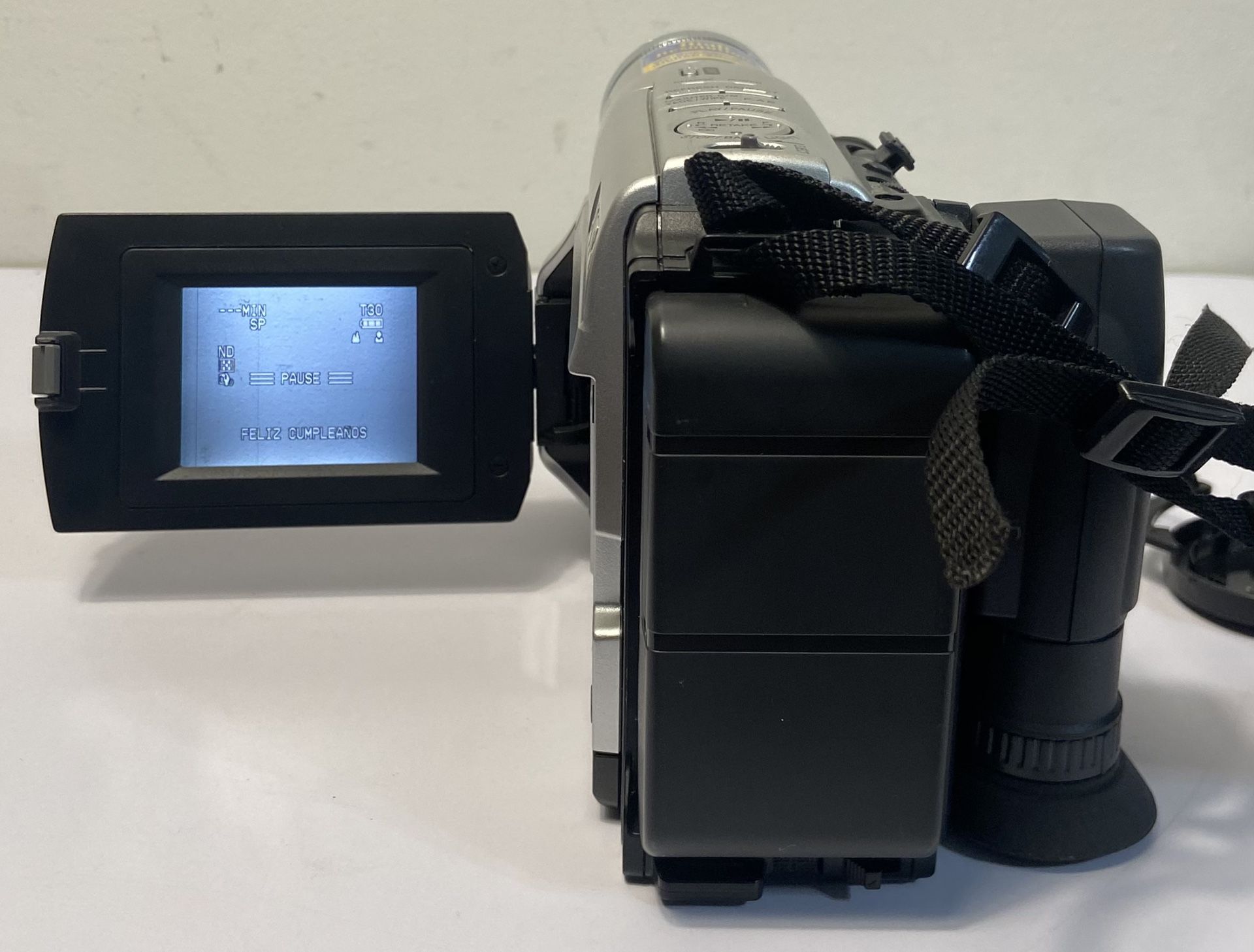 JVC Camcorder Compact VHS-C Video Camera Super VHS GR-SXM260U (#953)