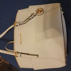 MICHAEL KORS ORIGINAL $70 FIRM PRICE.   Used Couple Times 