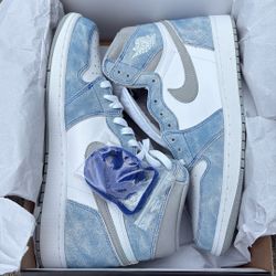 Air Jordan 1 Retro High OG Hyper Royal/White