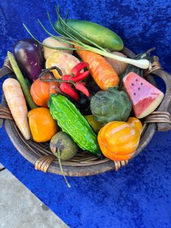 Good condition vegetable decor altogether $25