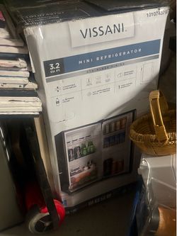 Mini fridge
