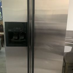 Whirlpool Fridge Side By Side Working Good 