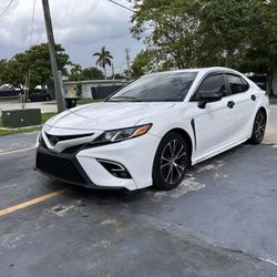 2019 TOYOTA CAMRY SE