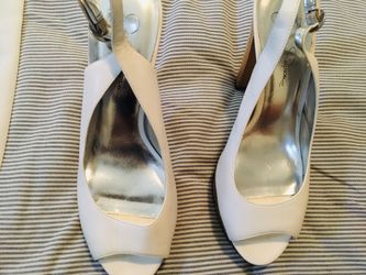 Jessica Simpson Sz 9b open toe, wood heel platform shoe