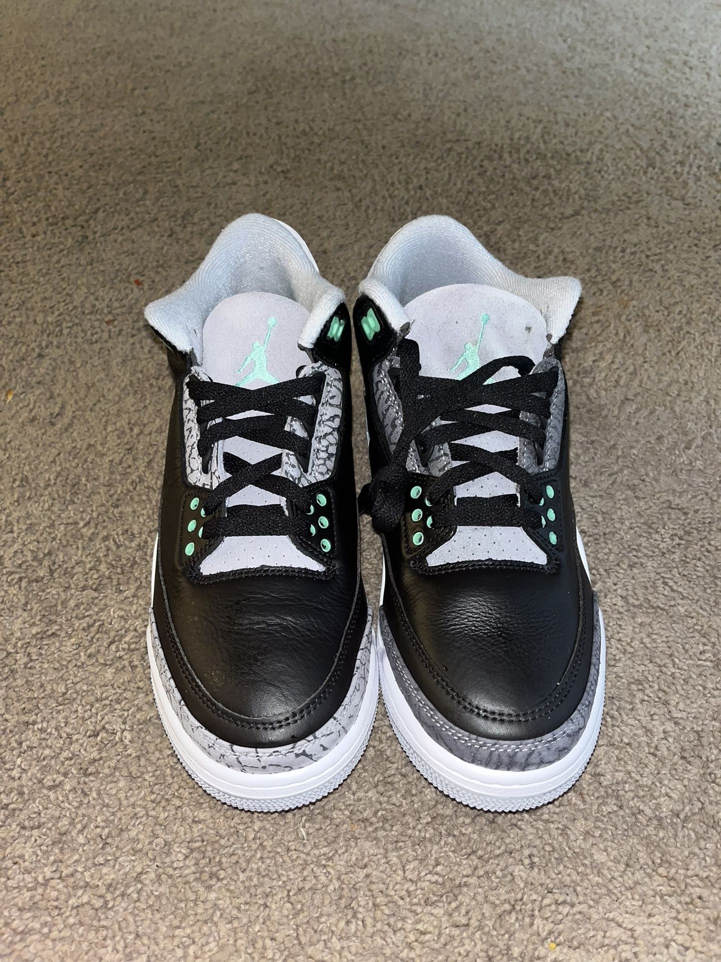 Air Jordan 3 Retro "Green Glow" Mens Size 8