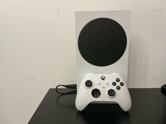Xbox series s controller and power cord included