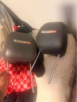 Srt8 headrest part