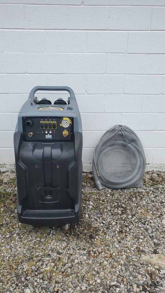 Dominator Hot Water Extractor By Karcher