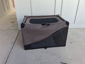 Extra large light and breathable dog kennel 36x36x23