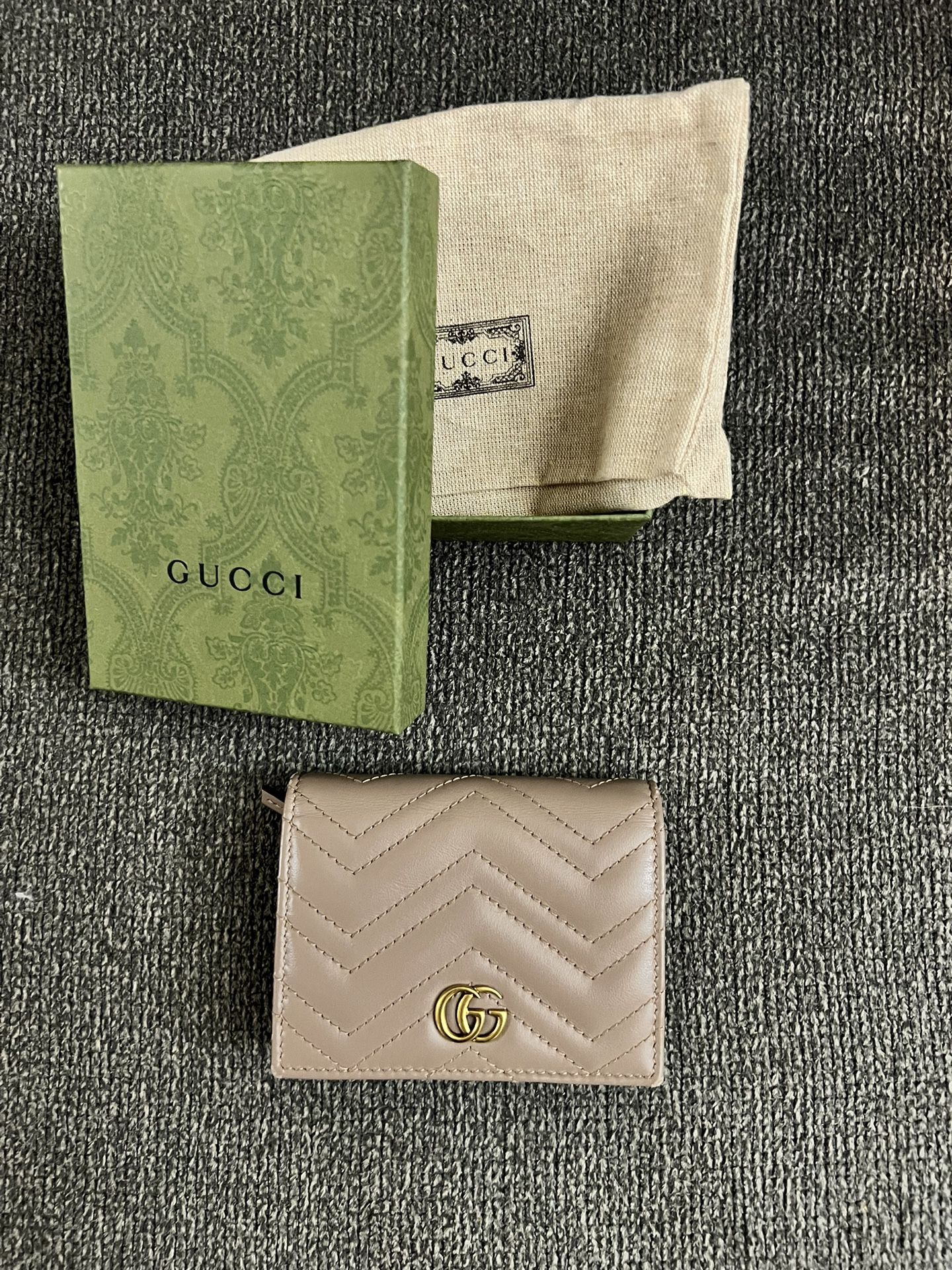 Authentic Gucci Marmont Card Case Wallet