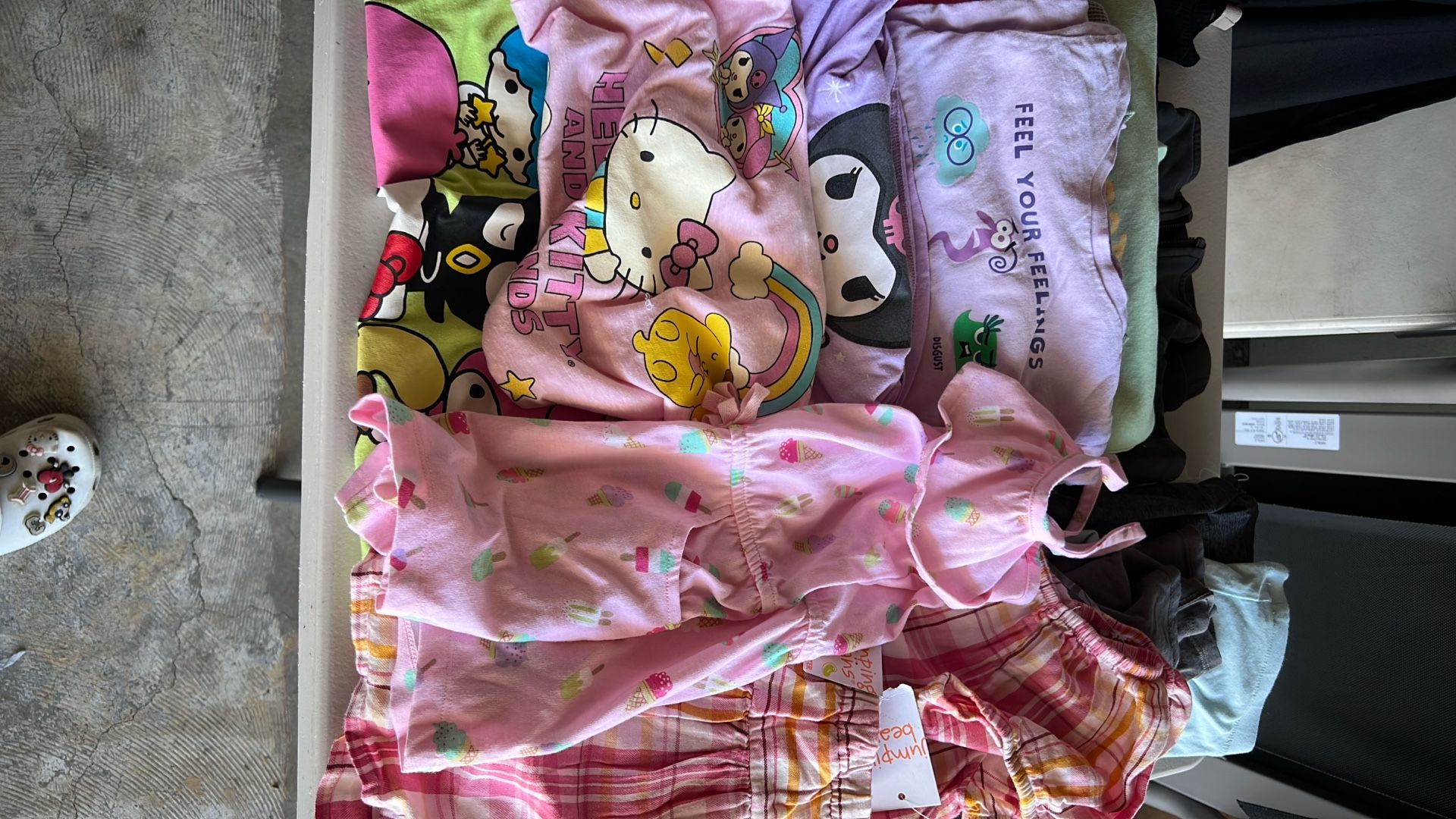 GRATIS/FREE LITTLE GIRLS CLOTHES SIZE 6/7