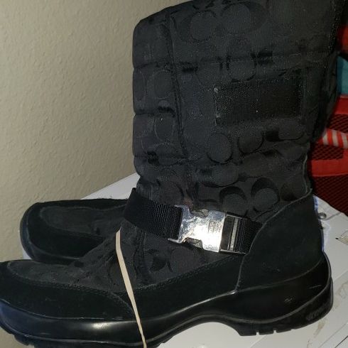 Coach Boots. Great Condition! Snag Em Up!
