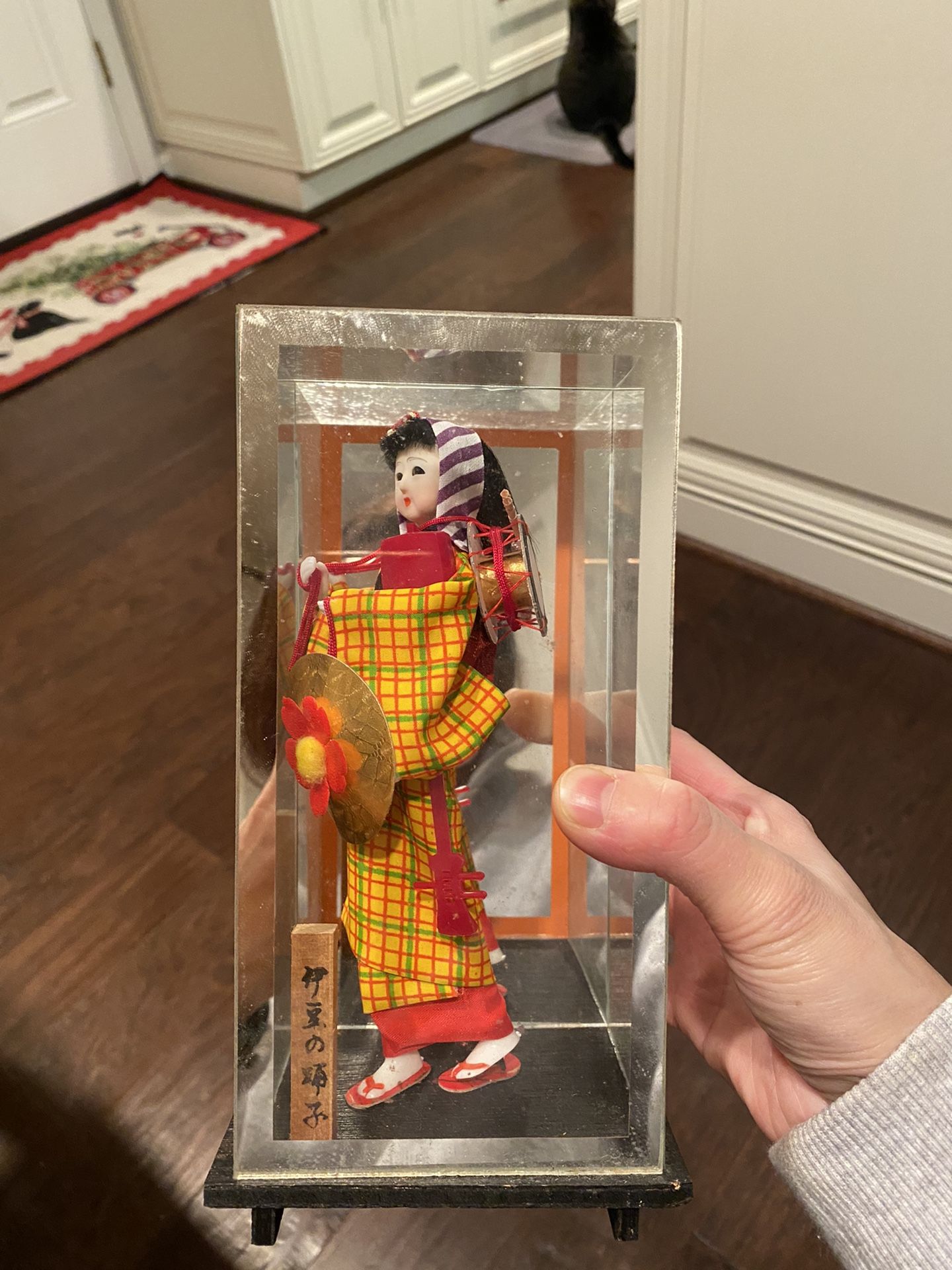 Vintage Izu no odoriko Geisha Doll In Glass Mirror Case With Wooden Stand