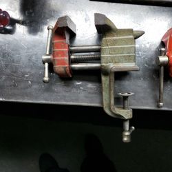 Defiance By Stanley 2½ Inch Clamp On Vise