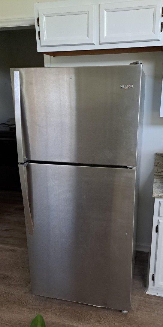 Top Freezer Refrigerator!! 