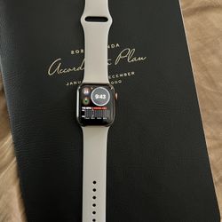 Apple Watch Series 4 Stainless Steel. 