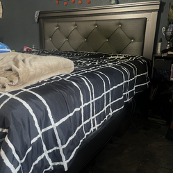 Bed superking black color