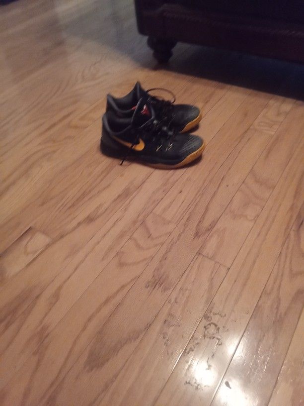 Kobes Zoom (Size 11)
