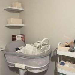 HALO BassiNest Luxe Swivel Sleeper Bassinet 