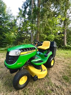 John Deere D120 Mower Riding Lawnmower w/ Bagger System