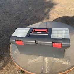 Rubbermaid DURABUILT 20" Black Toolbox w/Tray
