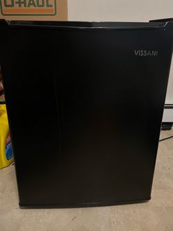 Vissani Black Mini Fridge
