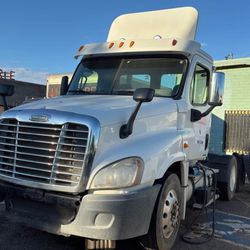 Freightliner Cascadia Parts Only!!!!!