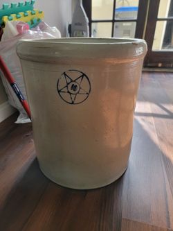 Blue Star Crock