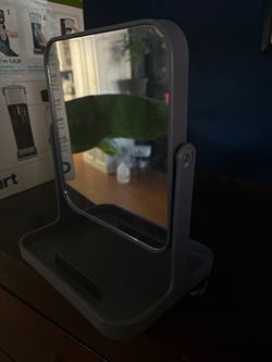 Vanity mirror