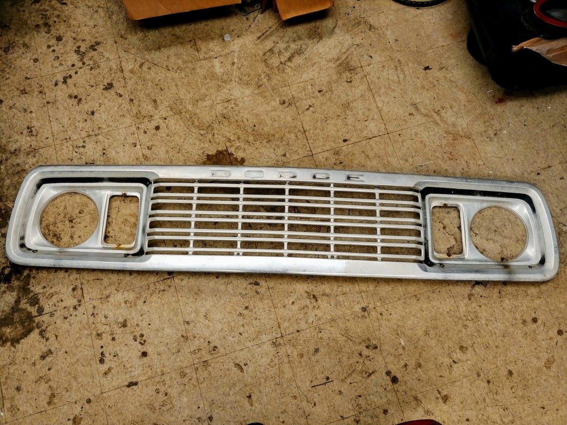 1977-78 Dodge Truck Ramcharger Grill