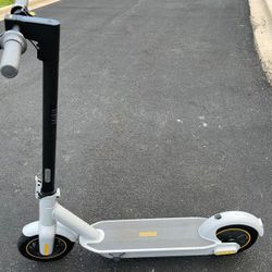 Segway Max G30lp Electric Scooter w/  Charger