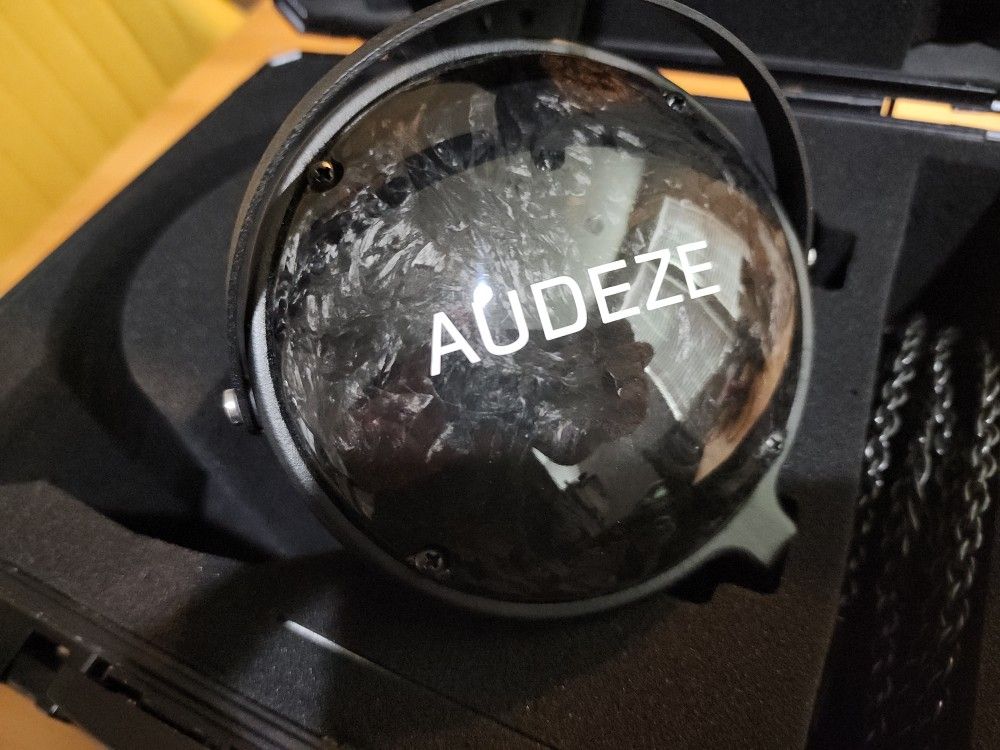 Audeze LCD 2 Classic Carbon Closed Back Magnetic Planar Headphones