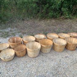 Baskets, new 15 each or whole lot at $10 each- measure 14 wide by 9 tall.