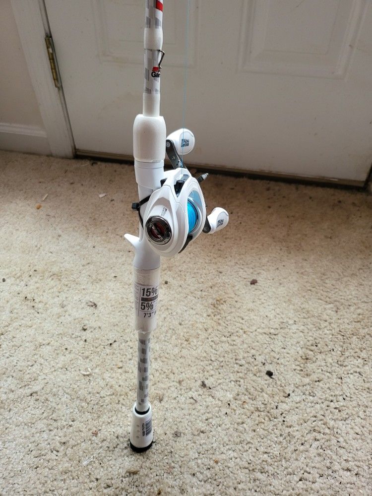 Abu Garcia Baitcasting Combo 7'3 Feet