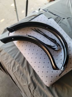 20" black fenders