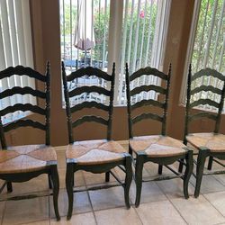 4 Beautiful Vintage Chair And Good Conditions