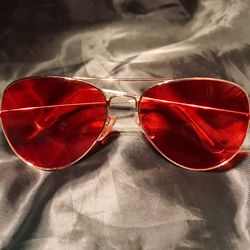 red sunglasses
