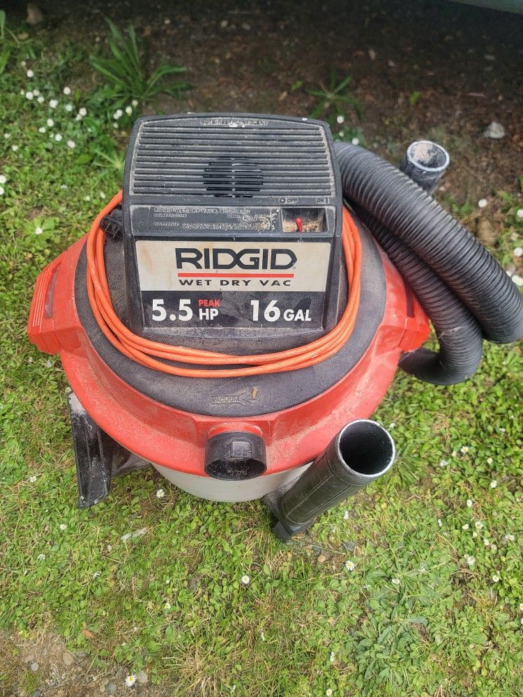RIDGID 5.5HP Wet Dry Vac 16 Gallon