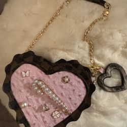 🤎💖Custom “Ruffled Heart” Handbag With Matching Key Chain/Purse Charm