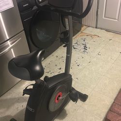 ProForm Cycle Trainer 300 Ci Upright Exercise Bike.